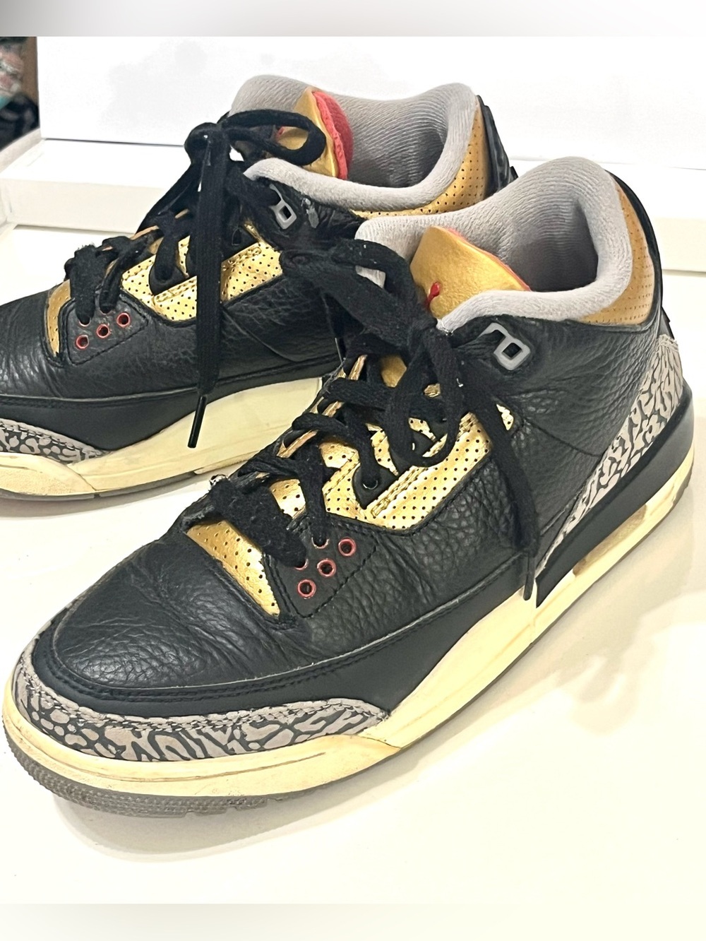 Nike Air Jordan 3 Retro Black Cement Gold Sneakers CK9246-067 Size 8 - Picture 2 of 7
